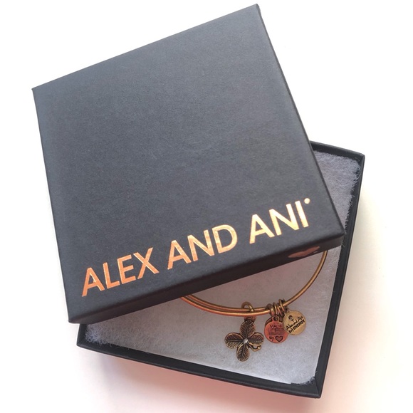 ** EVERYTHING $10 ** Alex and Ani Gold Four Leaf Clover Bangle - Picture 3 of 3